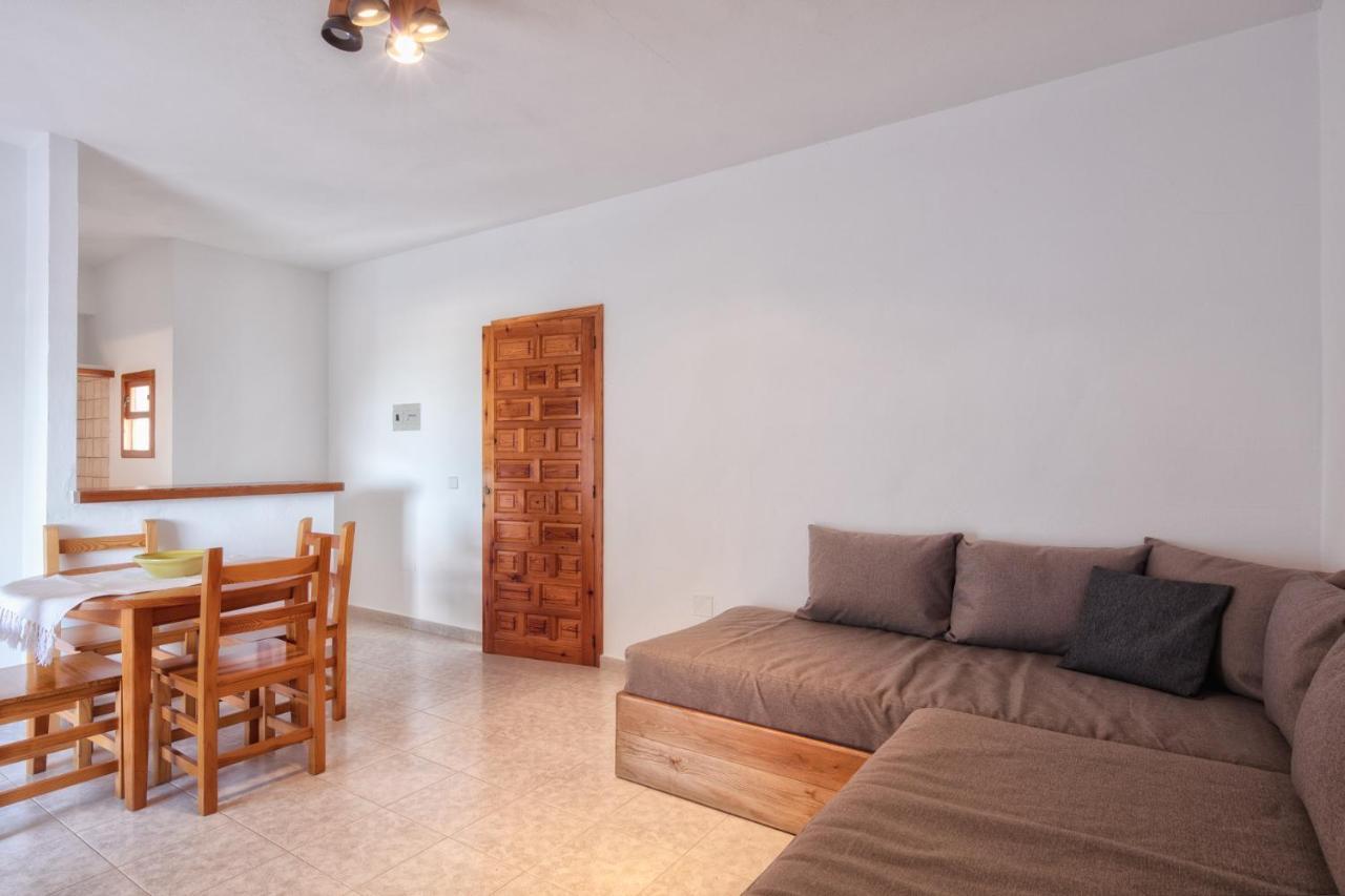 Alojamientos Turisticos Cardona - Apartamento 1 Hab. Standart Es Pujols Exterior photo