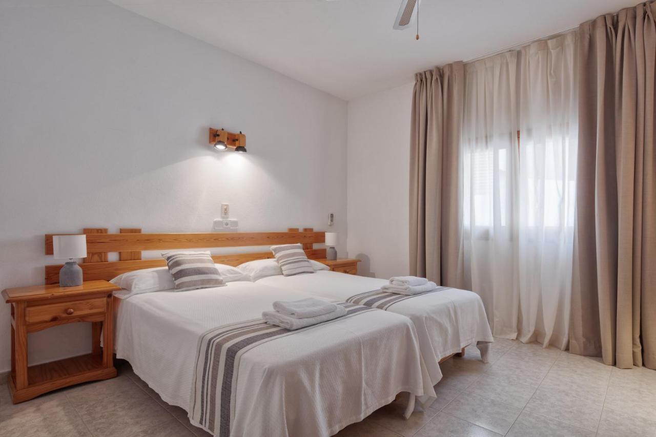Alojamientos Turisticos Cardona - Apartamento 1 Hab. Standart Es Pujols Exterior photo