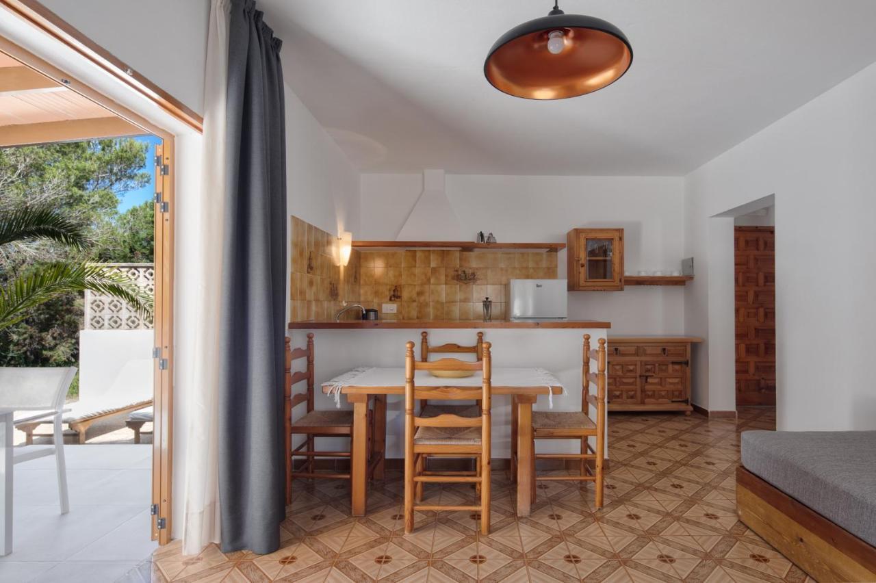 Alojamientos Turisticos Cardona - Apartamento 1 Hab. Standart Es Pujols Exterior photo
