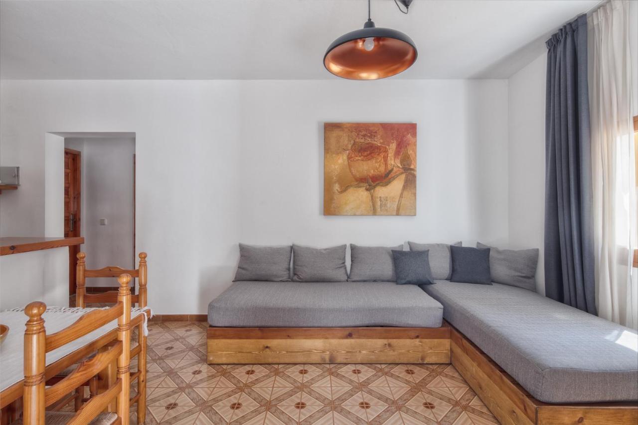 Alojamientos Turisticos Cardona - Apartamento 1 Hab. Standart Es Pujols Exterior photo
