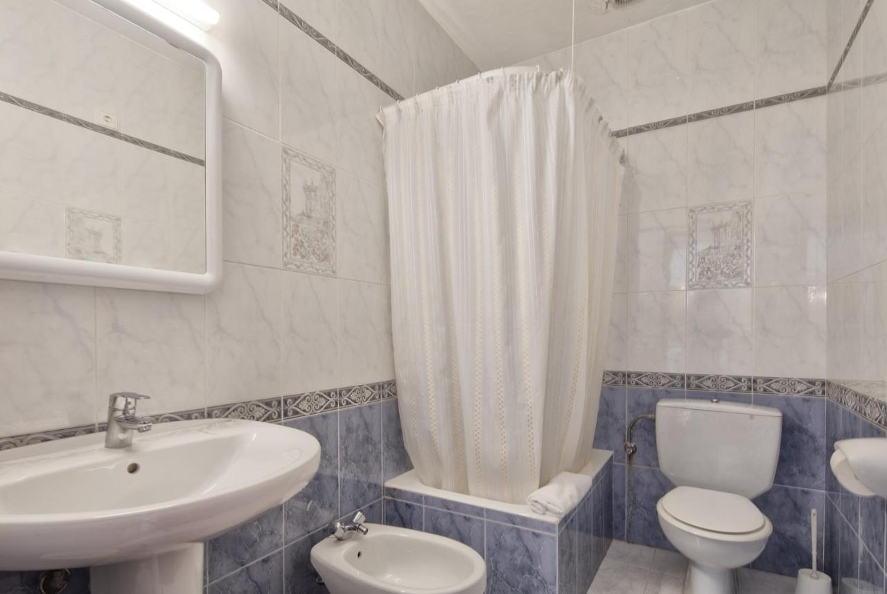 Alojamientos Turisticos Cardona - Apartamento 1 Hab. Standart Es Pujols Exterior photo