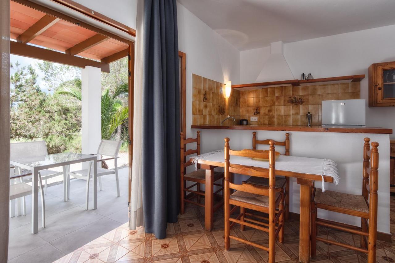 Alojamientos Turisticos Cardona - Apartamento 1 Hab. Standart Es Pujols Exterior photo